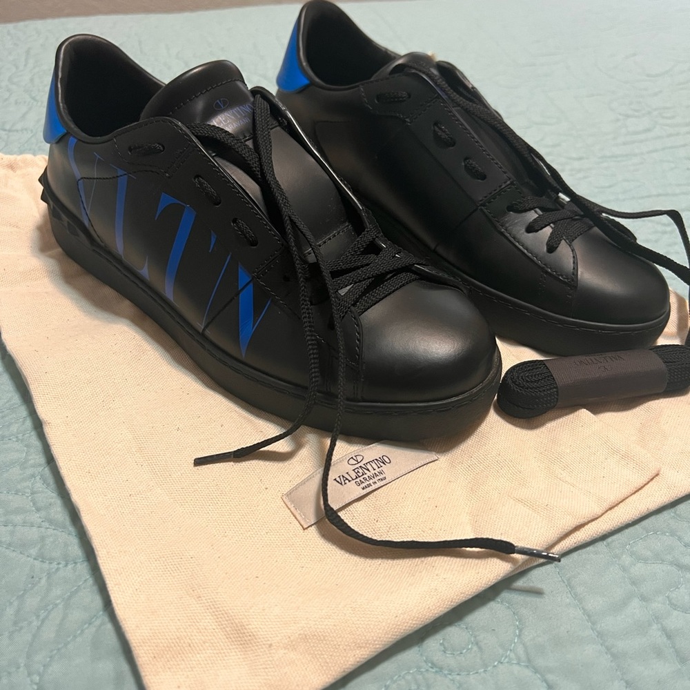 Valentino Garavani unisex shoes
